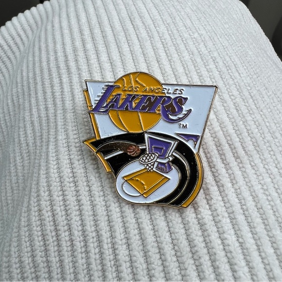 Vintage Los Angeles Lakers pin/brooch - Picture 1 of 3